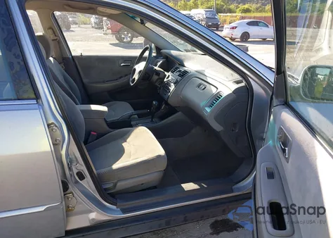 2001 Honda Accord 2.3 Lx from USA, damaged, VIN 1HGCG665X1A142545